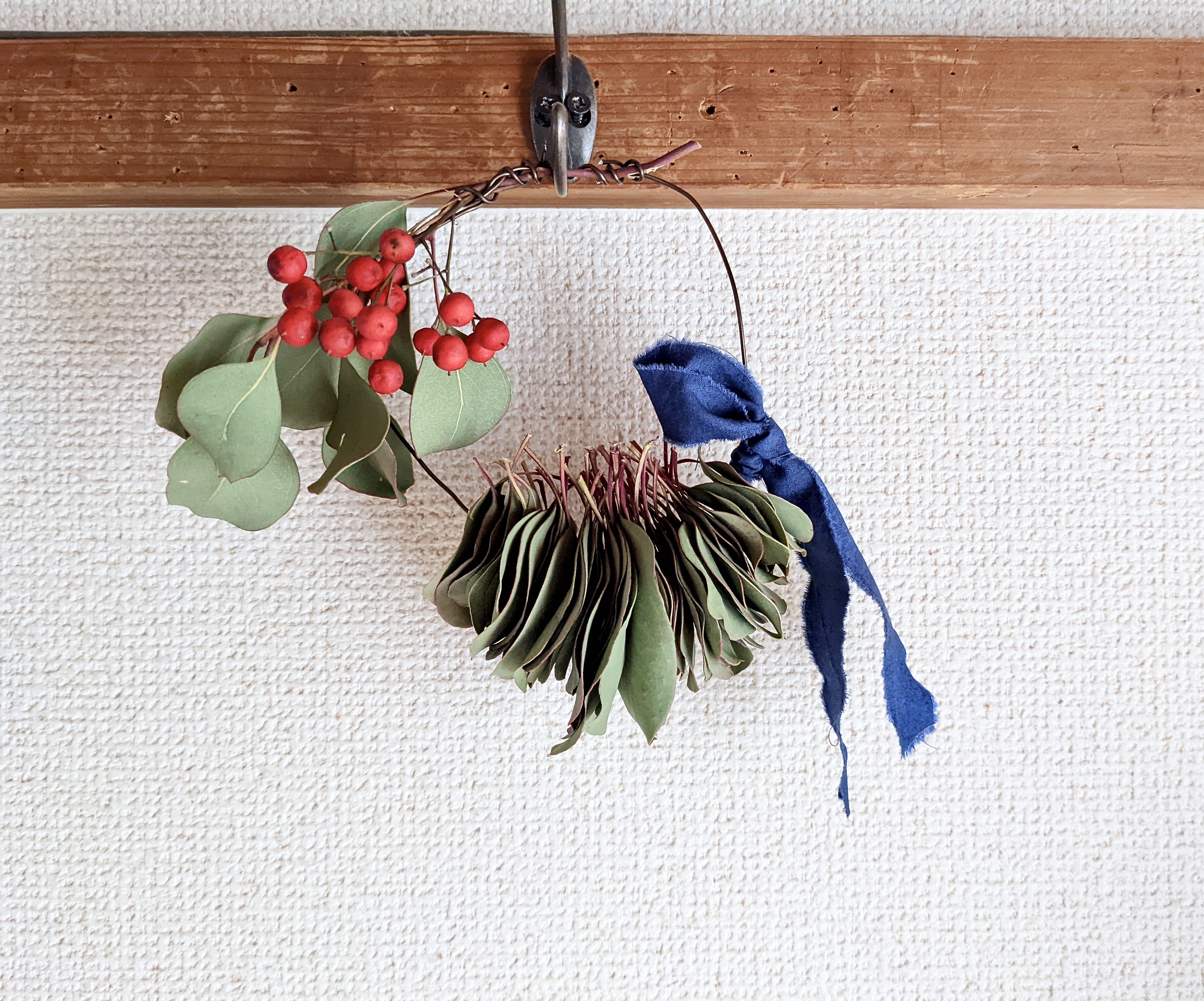 ユーカリポポラスの葉と南天の小さなドライフラワー雑貨 Iichi ハンドメイド クラフト作品 手仕事品の通販