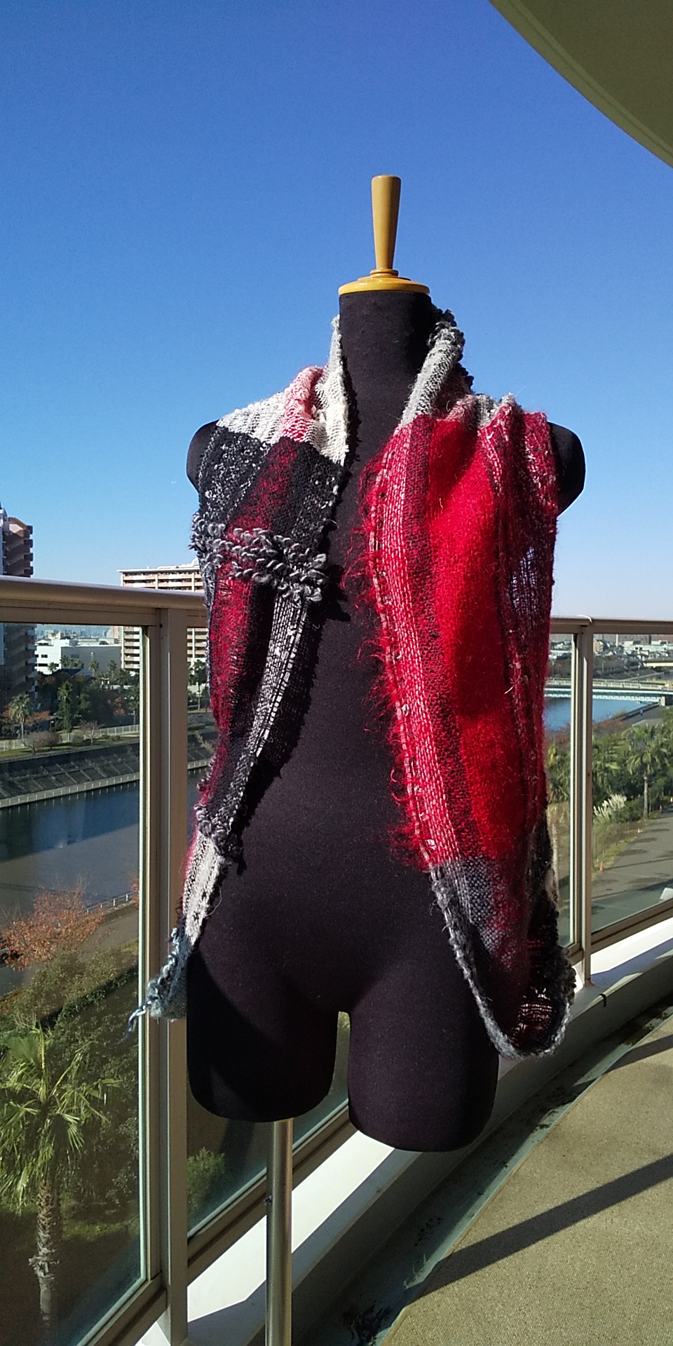 おしゃれベスト 赤 白 グレー 黒 Iichi ハンドメイド クラフト作品 手仕事品の通販