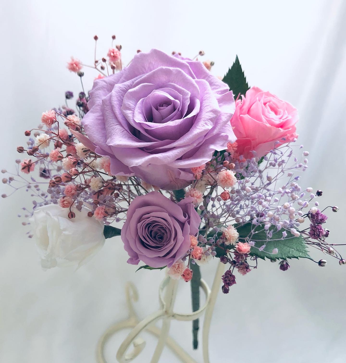 パープルローズとミニ薔薇とかすみ草の花束 プリザーブドフラワー Iichi ハンドメイド クラフト作品 手仕事品の通販