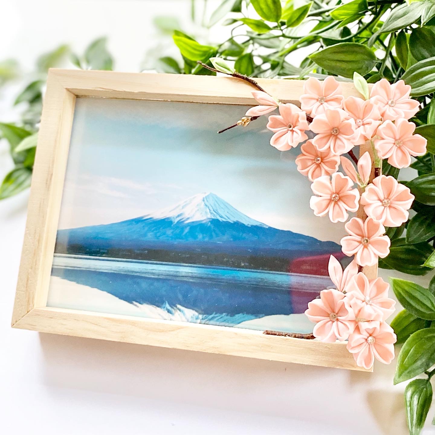桜と富士山の写真 額入り 桜と富士山の写真 額入り