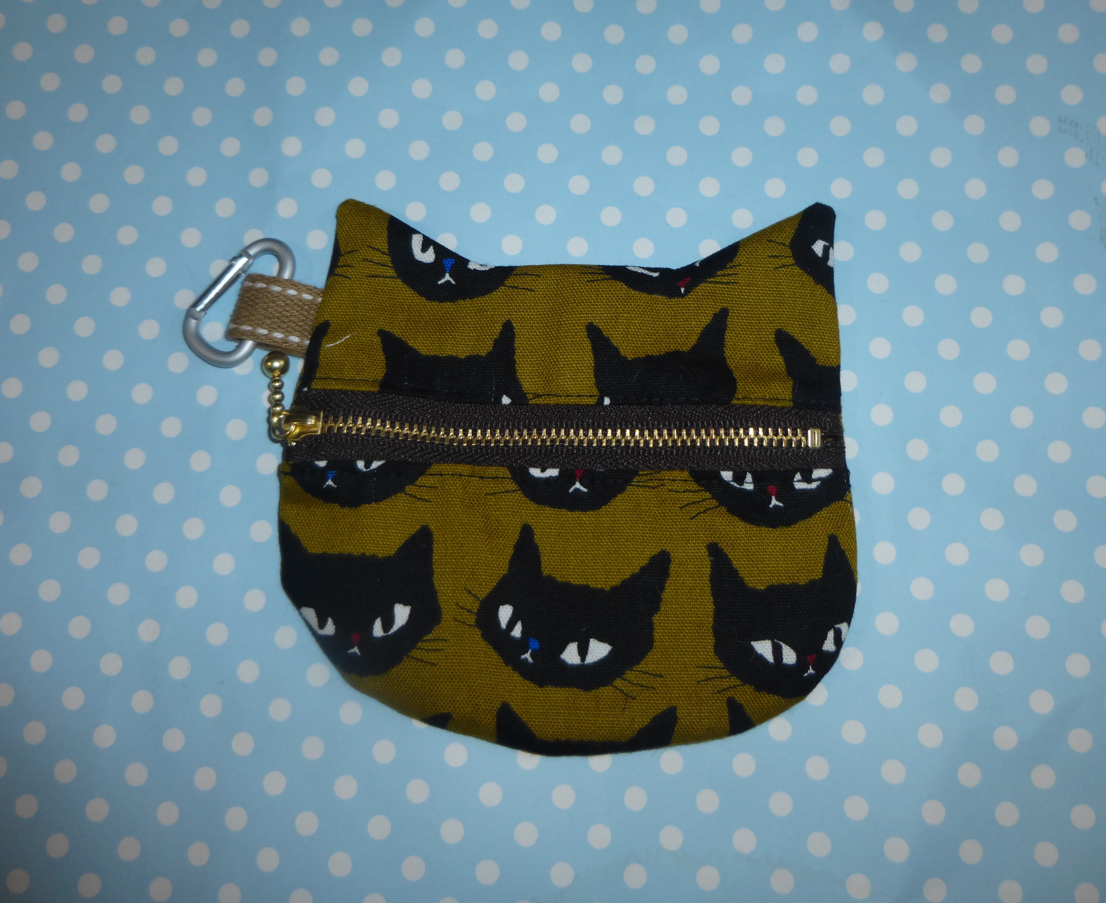 再販 からし色の黒猫柄の猫耳ポーチ 送料無料 Iichi ハンドメイド クラフト作品 手仕事品の通販 再販 からし色の黒猫柄の猫耳ポーチ 送料無料 Iichi ハンドメイド クラフト作品 手仕事品の通販