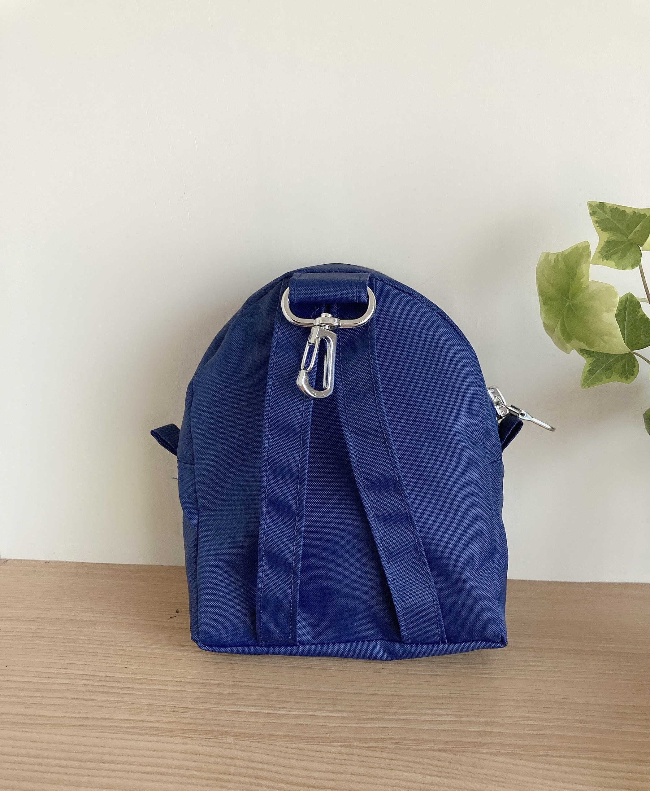 ミニリュック型ポーチ 防水生地 ネイビー Iichi ハンドメイド クラフト作品 手仕事品の通販