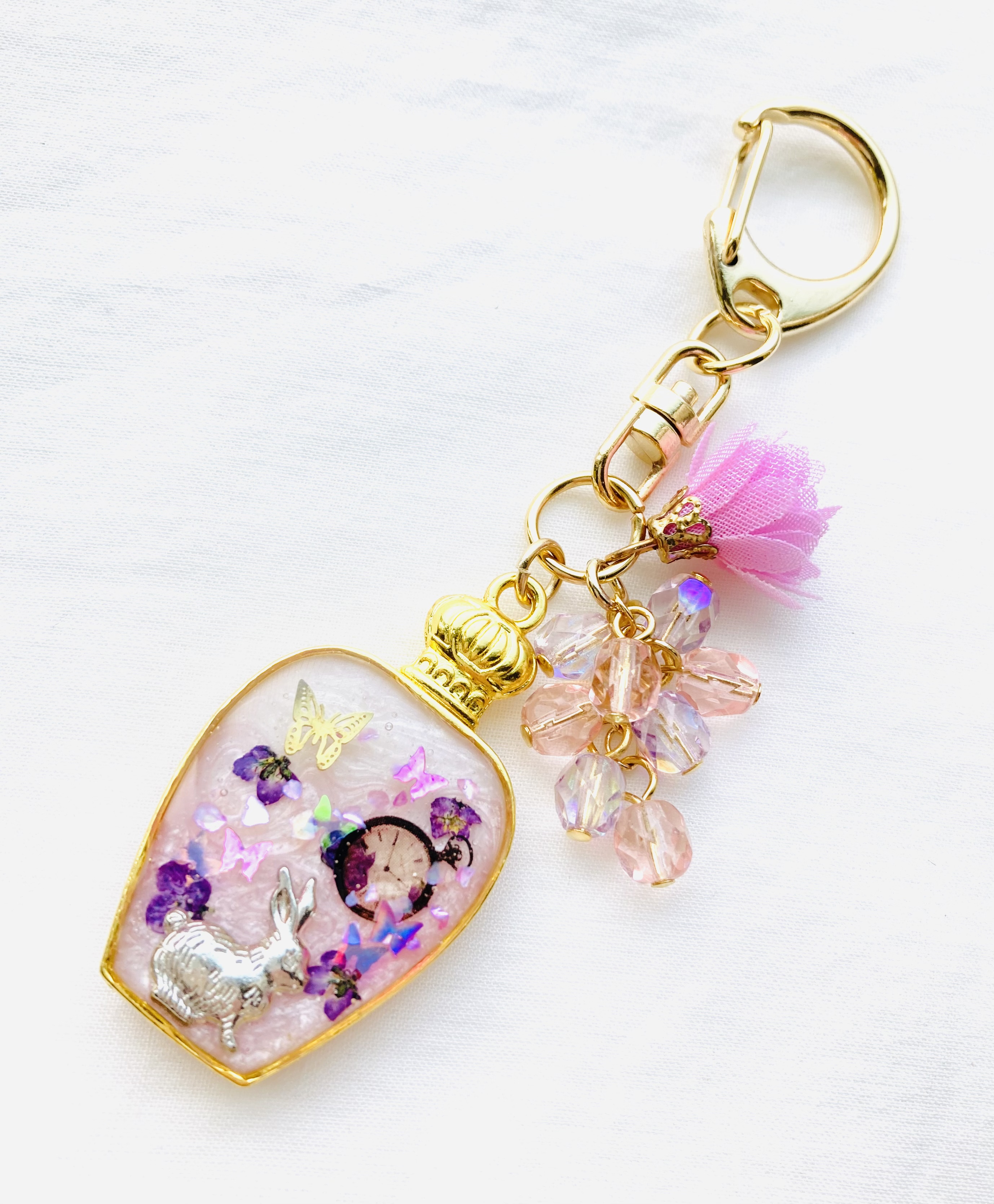 香水瓶キーホルダー ｳｻｷﾞ 花と刻む Iichi ハンドメイド クラフト作品 手仕事品の通販