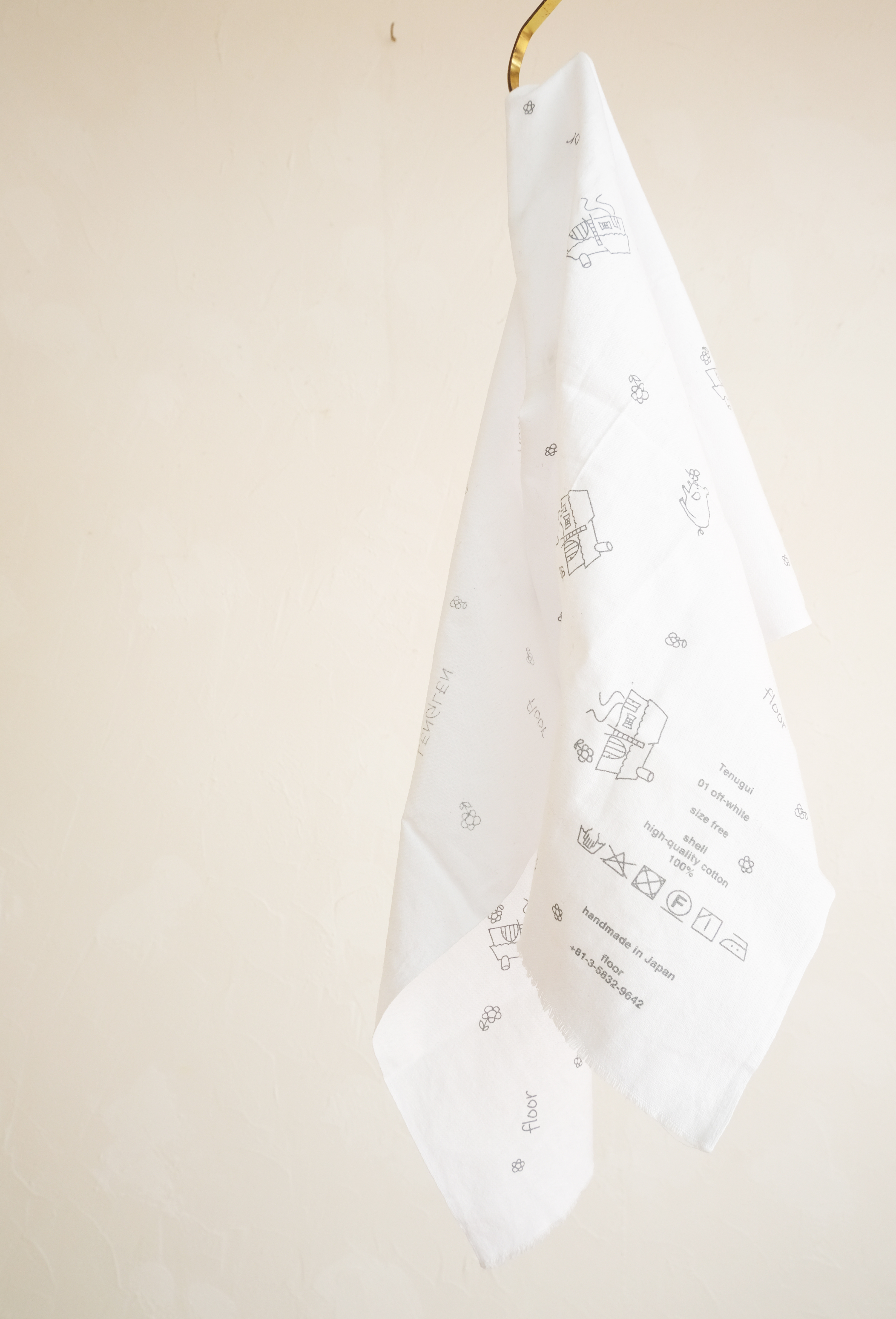 手ぬぐい 子ブタとクローバーと小花と家 Iichi ハンドメイド クラフト作品 手仕事品の通販