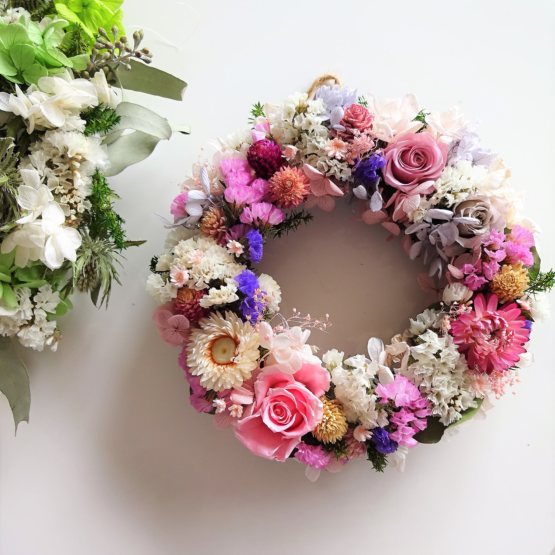 花摘みリース 薔薇 スターチス Iichi ハンドメイド クラフト作品 手仕事品の通販