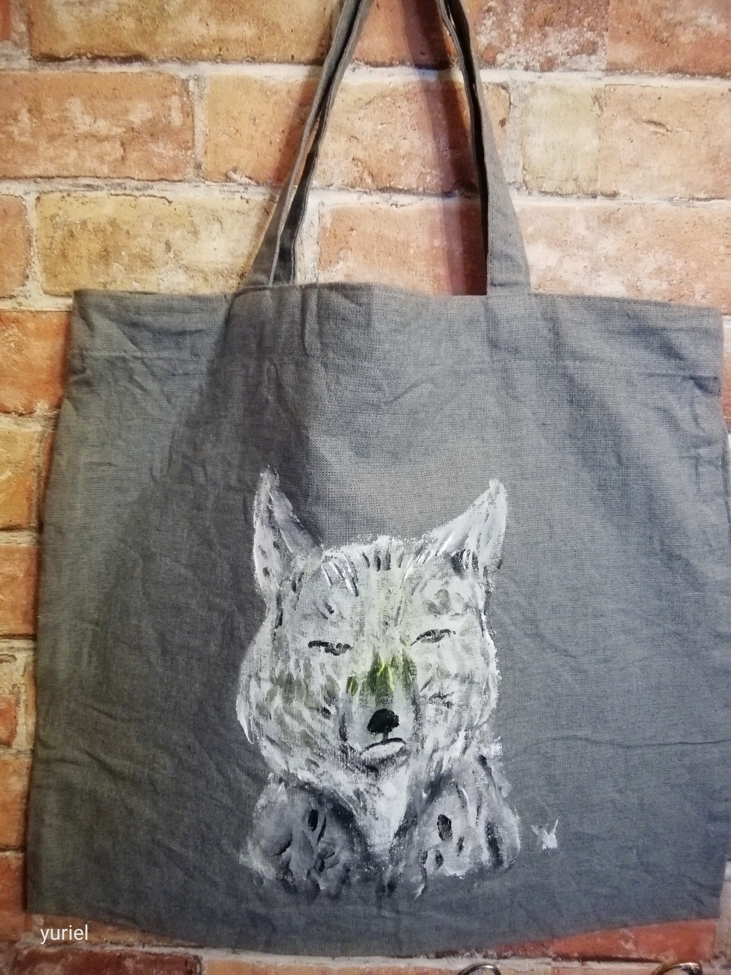 アートを持ち歩く じっとりチベットスナギツネ Iichi ハンドメイド クラフト作品 手仕事品の通販