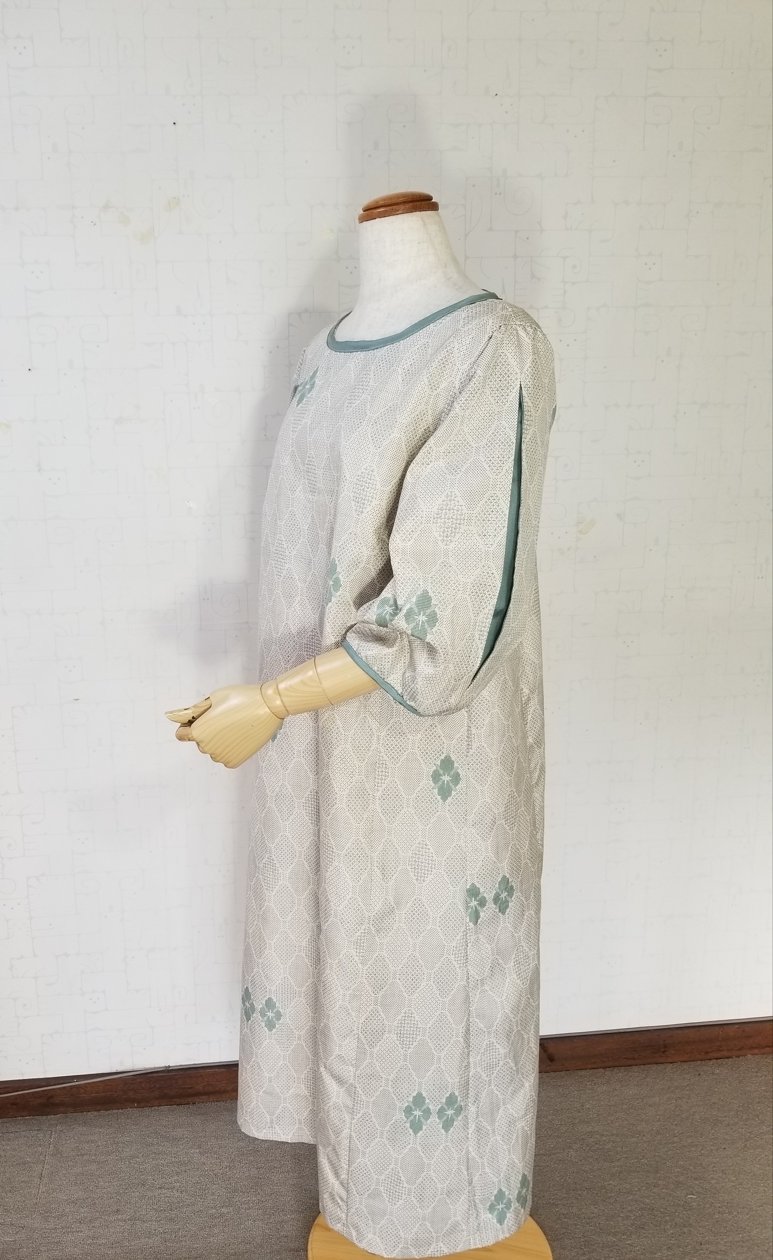 白大島紬リメイク 袖山タックワンピース Iichi ハンドメイド クラフト作品 手仕事品の通販