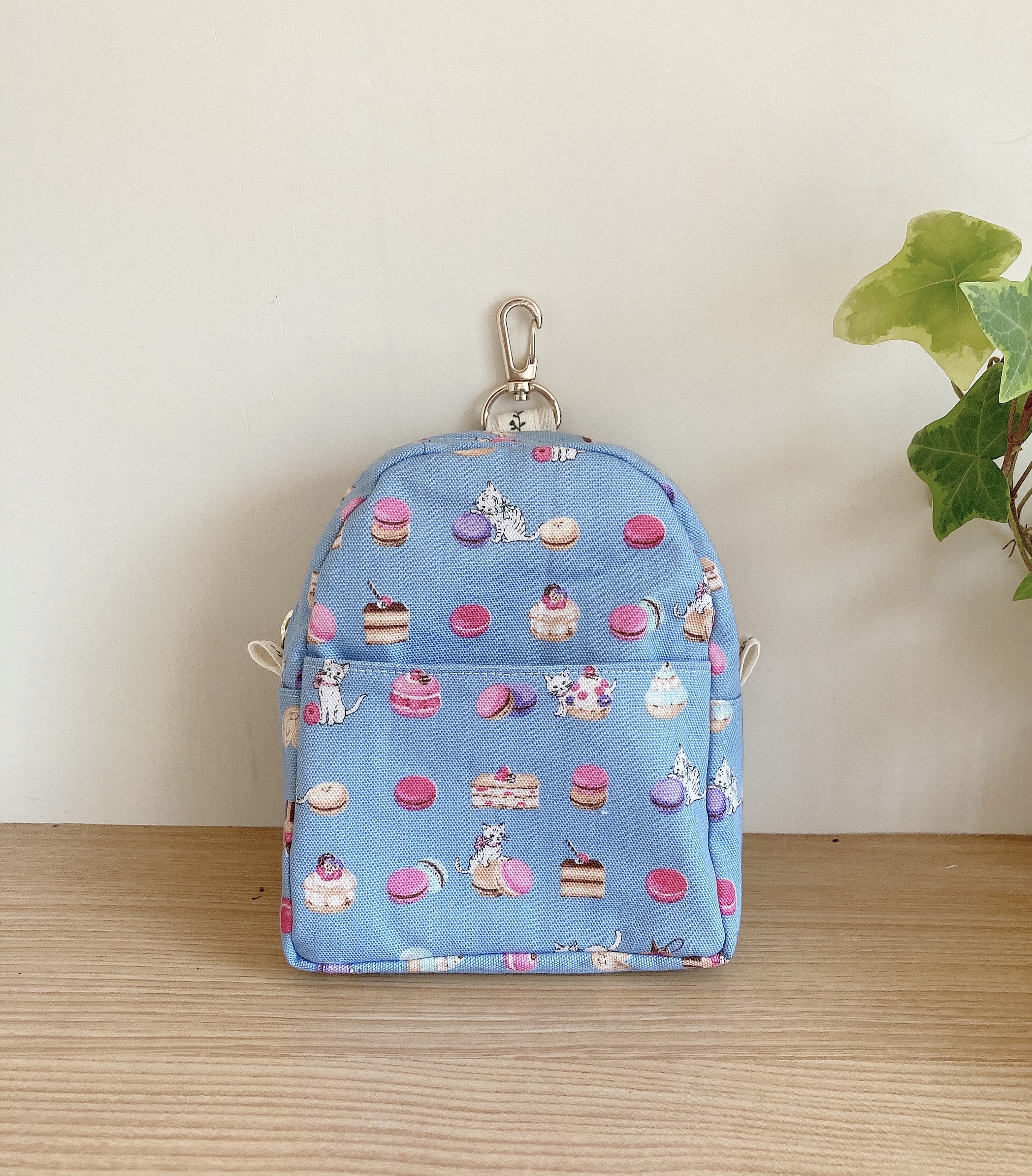 ミニリュック型ポーチ 猫ちゃんスイーツ Iichi ハンドメイド クラフト作品 手仕事品の通販 ミニリュック型ポーチ 猫ちゃんスイーツ Iichi ハンドメイド クラフト作品 手仕事品の通販