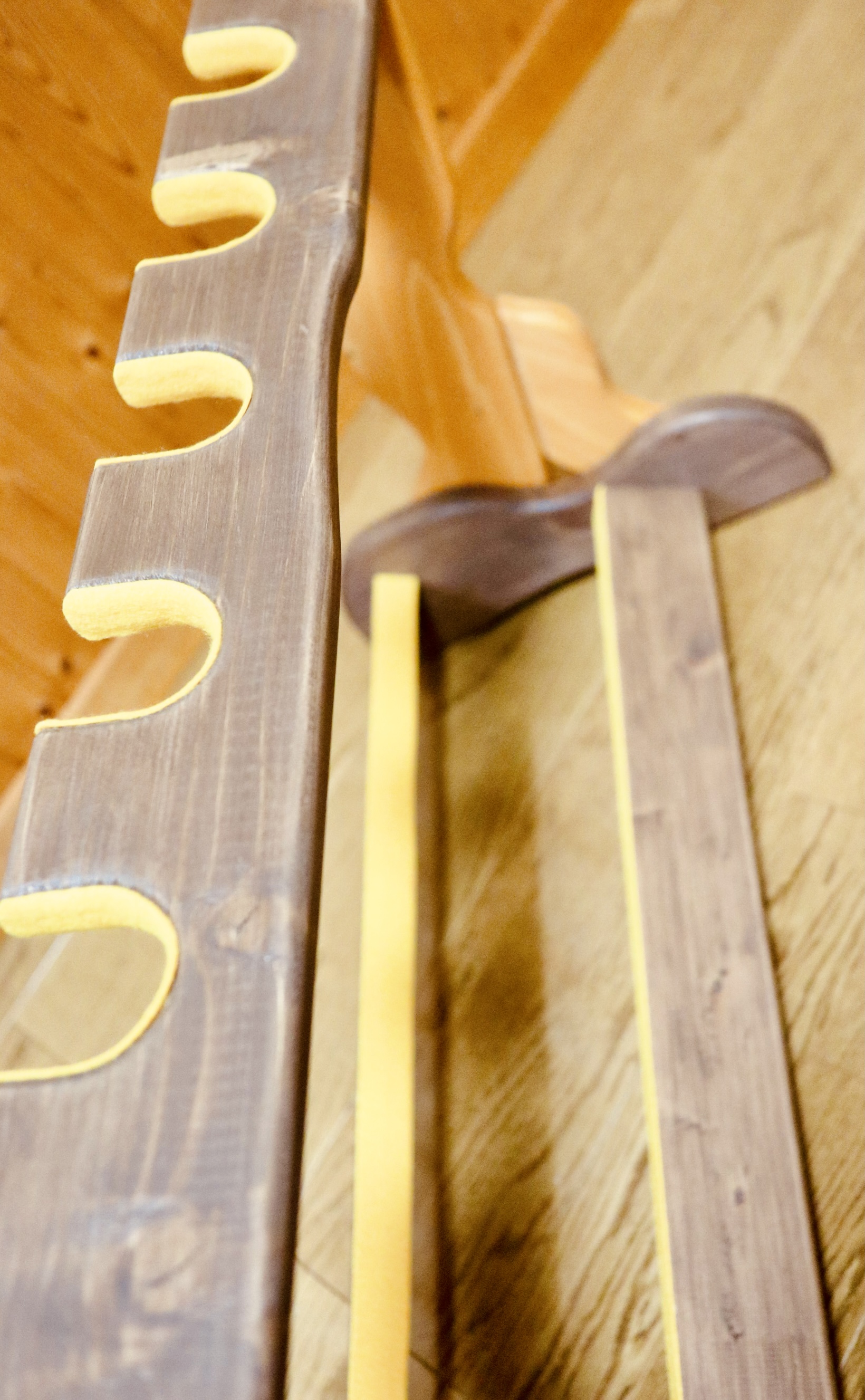 ２本掛け 木製ウクレレスタンド ウォルナット 24時間以内に発送 手作り木工 Saudenacesta Com Br