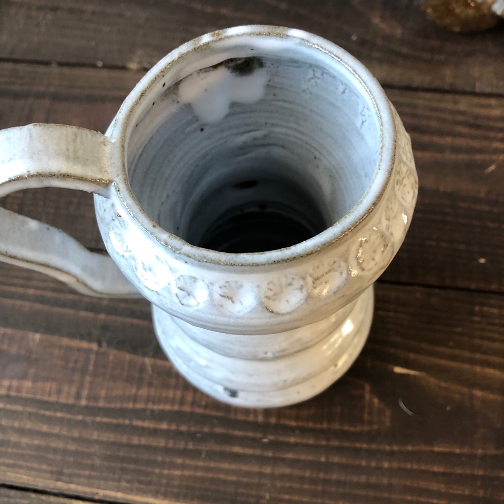 白いくびれた花瓶 水挿しアンティークな風合い 陶芸作品 花瓶 花器 ディスプレイ用品などに 星月猫 Iichi ハンドメイド クラフト作品 手仕事品の通販