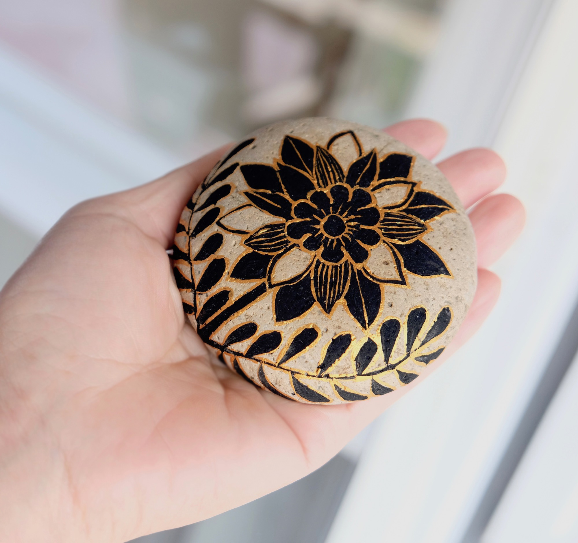 天然石灯篭宝珠・関守石・オブジェ 昔の石灯篭宝珠・天然石・オブジェ・関守石・オーナメント】庭石・置物