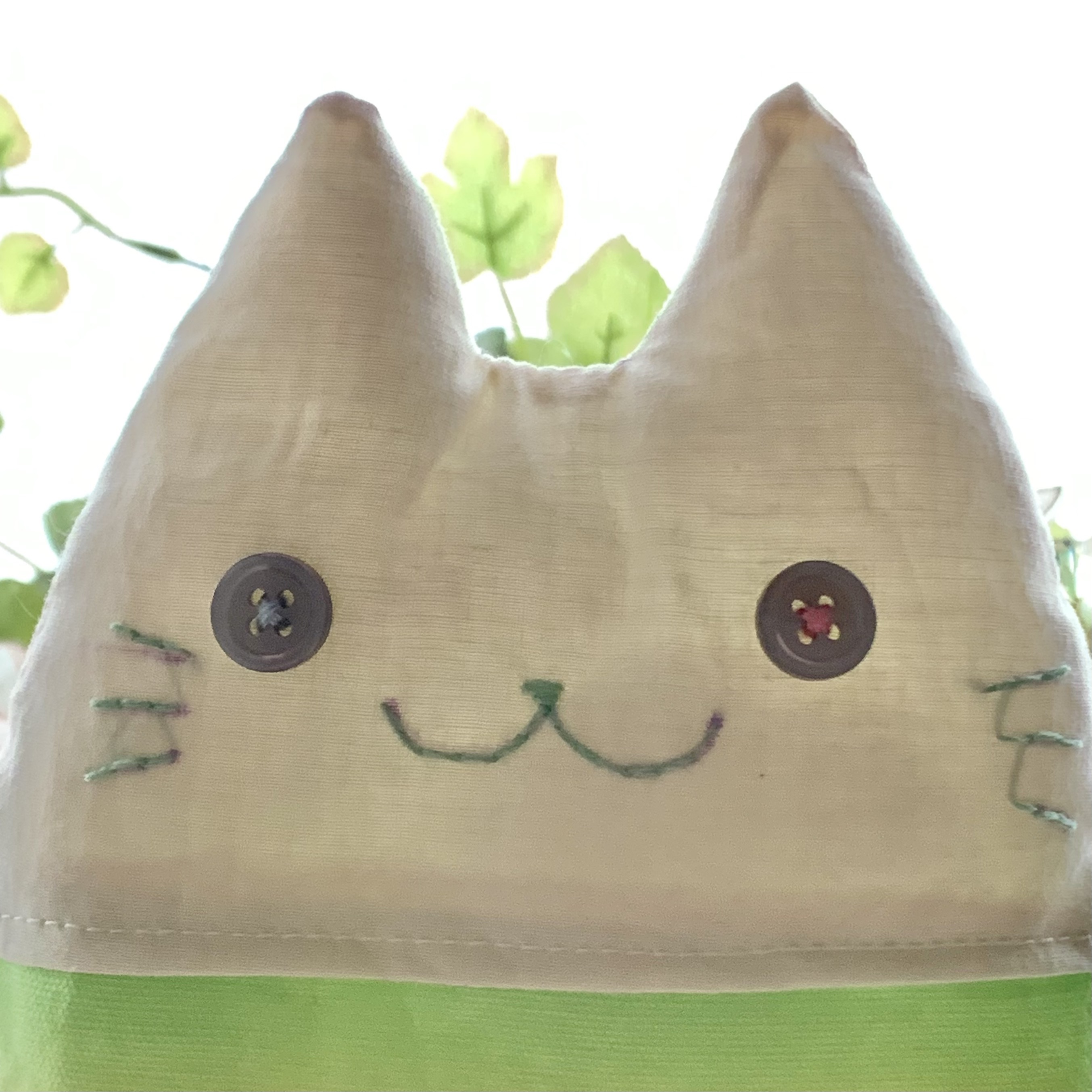 レインボーカラーと白の猫のぬいぐるみ ふにゃ た 母親節 Iichi ハンドメイド クラフト作品 手仕事品の通販