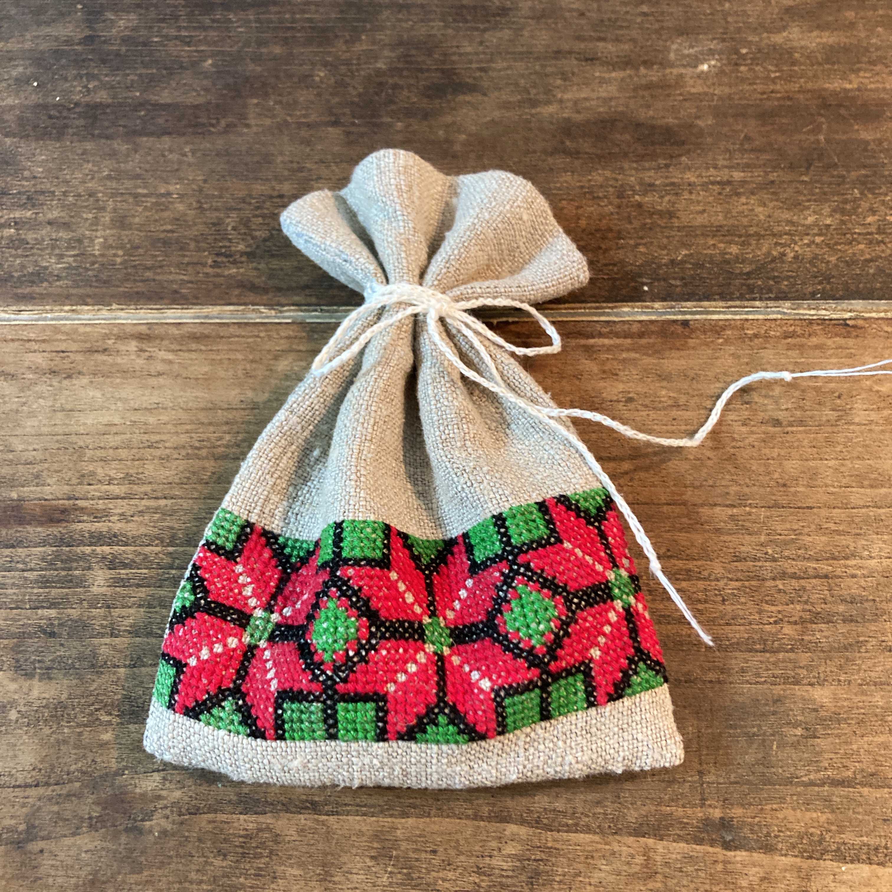 ウクライナ リネン100 手刺繍 クロスステッチ ポプリサシェ サンタマリアノヴェッラ ポプリ入り Iichi ハンドメイド クラフト作品 手 仕事品の通販