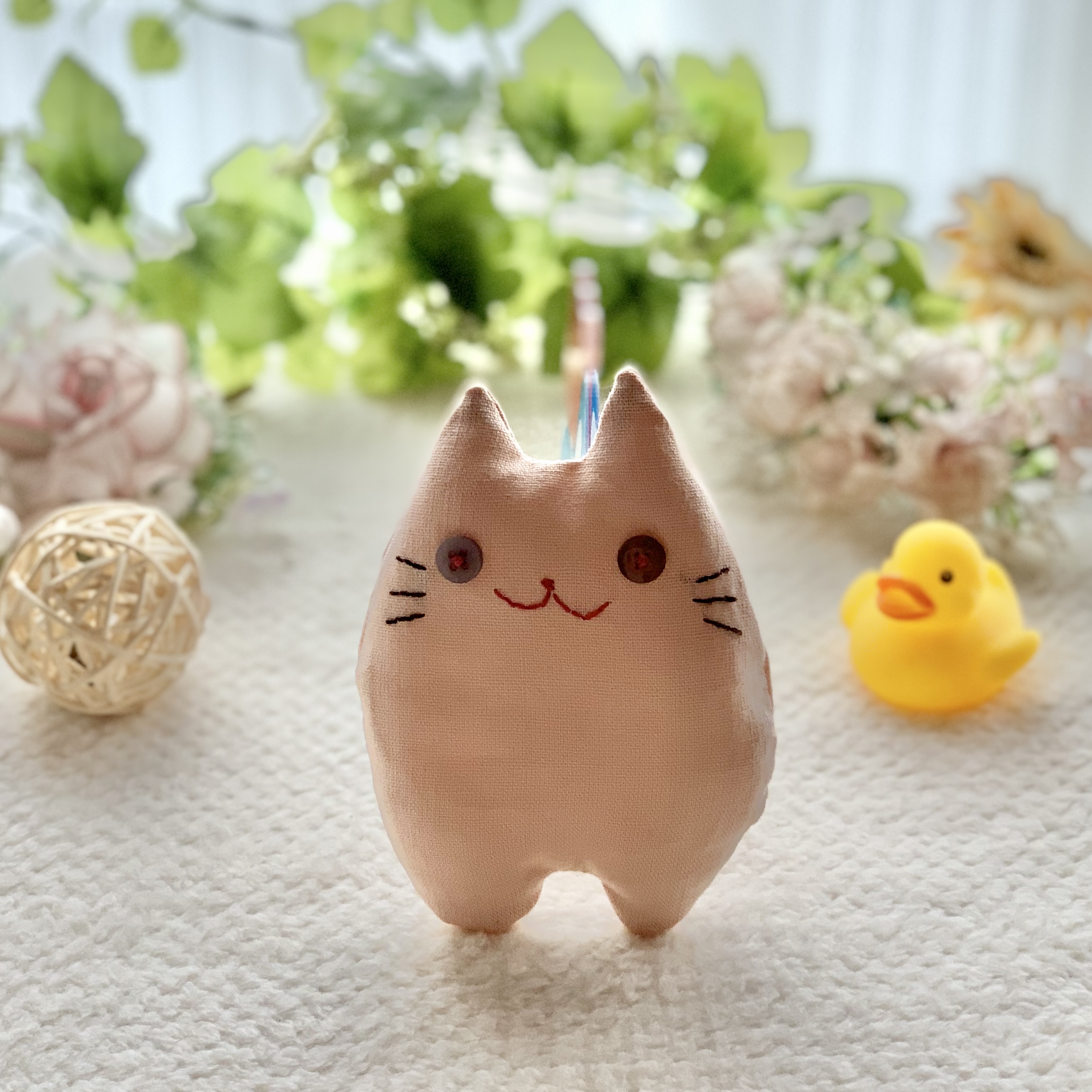 ピンクベージュの猫の小さいぬいぐるみ ふにゃ た Iichi ハンドメイド クラフト作品 手仕事品の通販