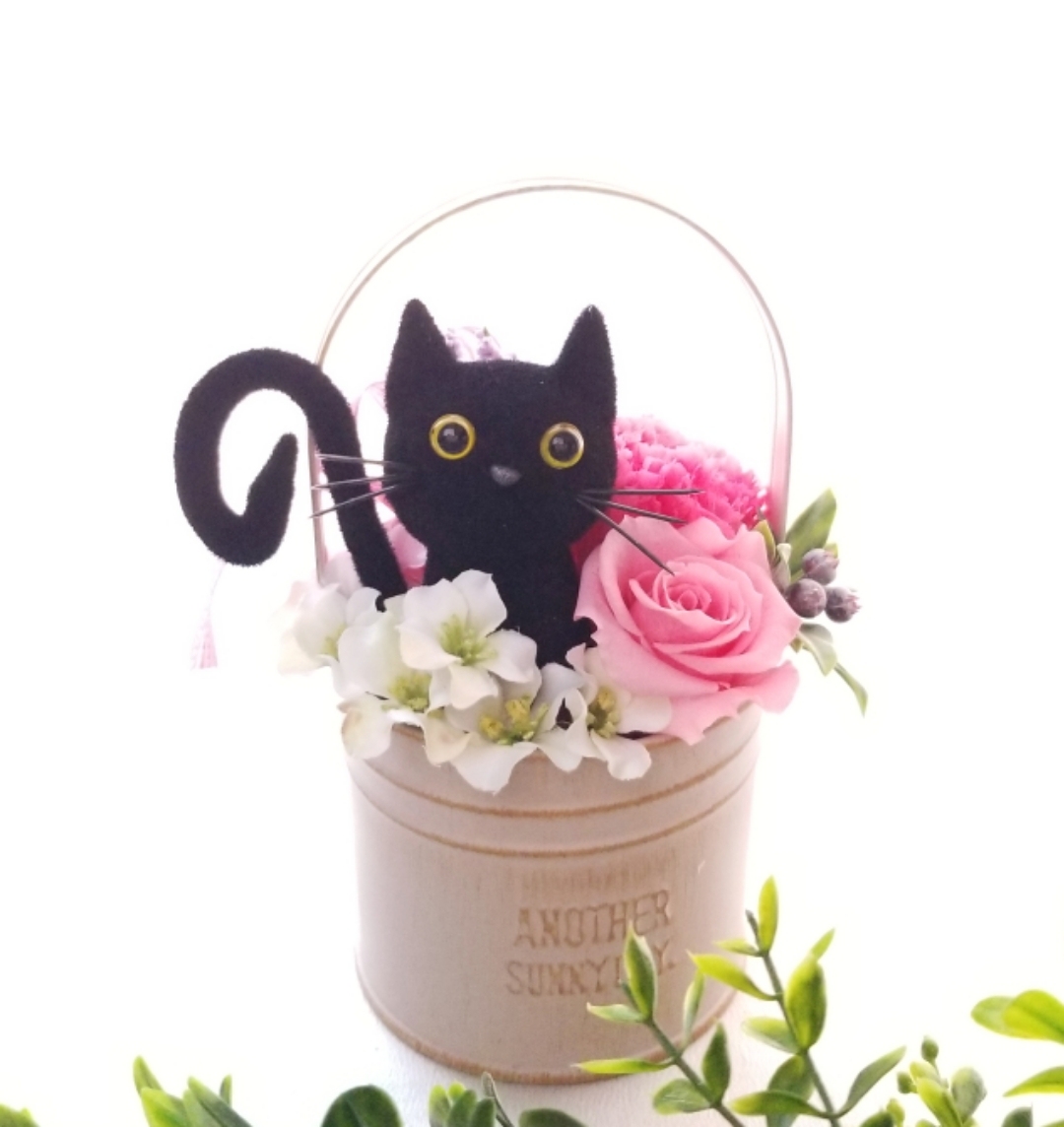 花と猫 ピンク プリザーブドフラワー カーネーション 誕生日 母の日 猫 花 お供え プレゼント Iichi ハンドメイド クラフト作品 手仕事品の通販