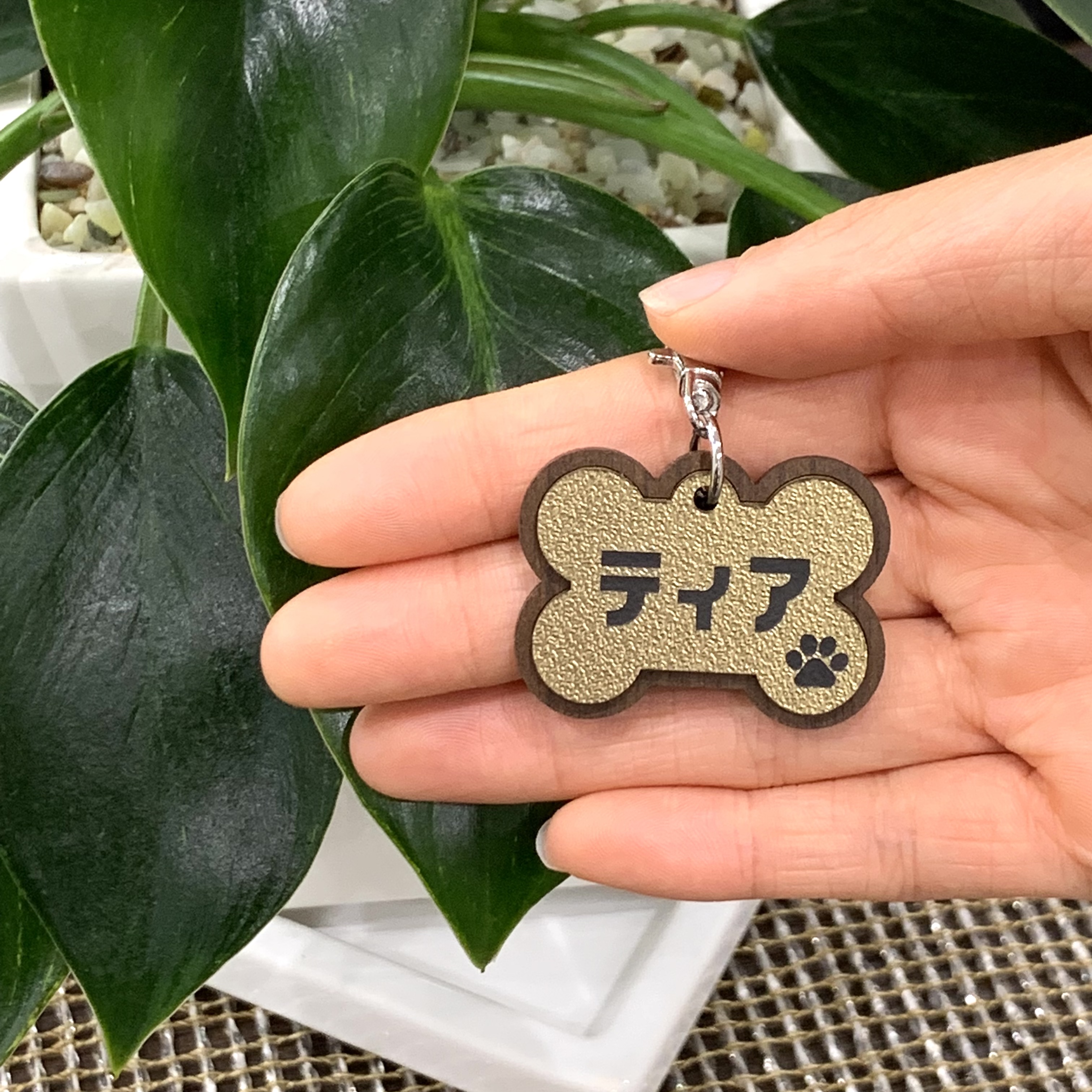 送料 名入れ無料 愛犬高級ネームプレートgold ペット ドック 犬 Dog 名札 ペット名札 名入れ 首輪名札 犬名札 Iichi ハンドメイド クラフト作品 手仕事品の通販