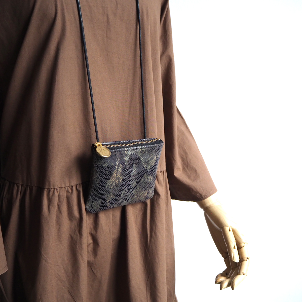 ネックレス ポーチ パイソン柄エナメルレザー 革 レディース メンズ Iichi ハンドメイド クラフト作品 手仕事品の通販