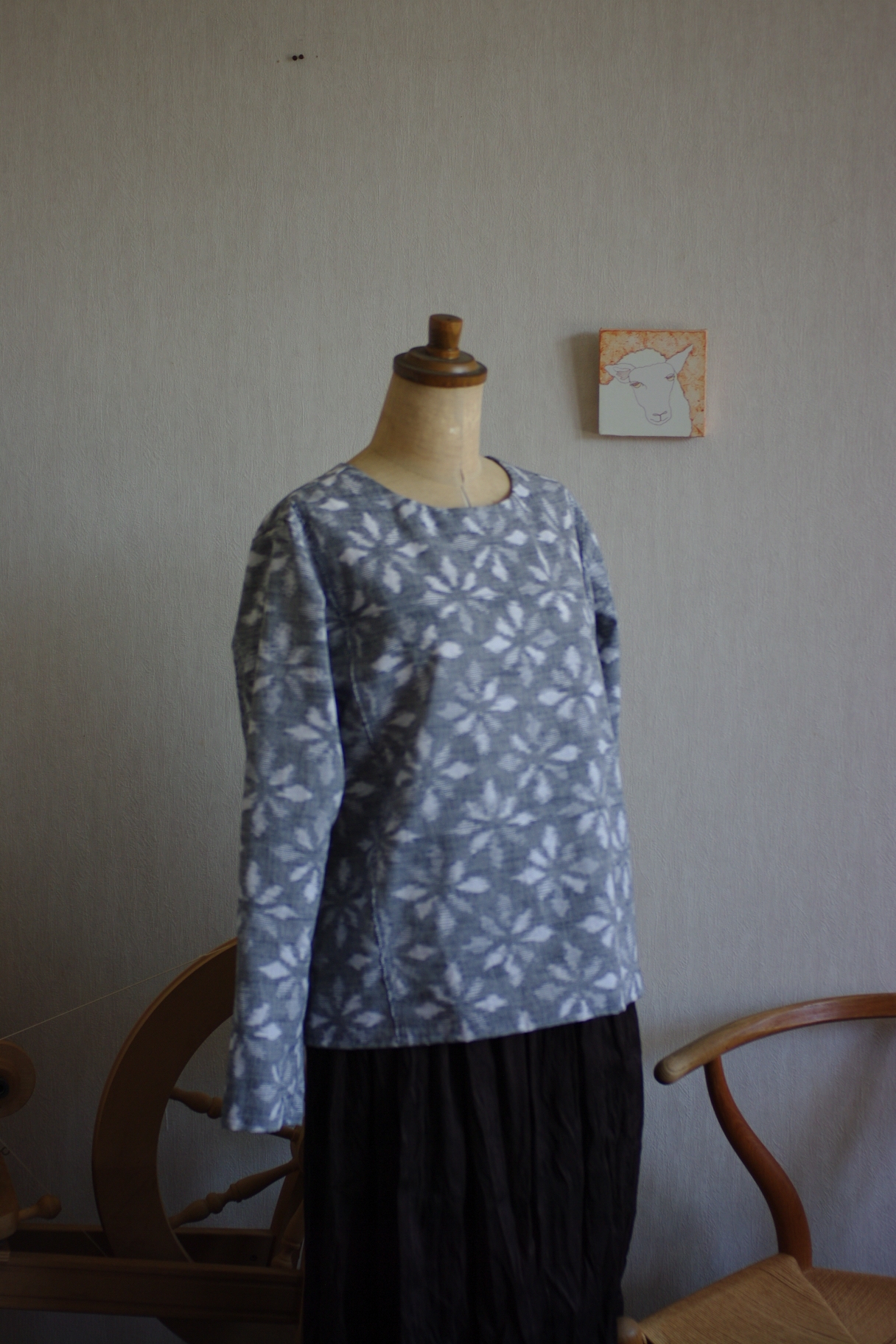 久留米絣の長袖Tシャツ グレー菱形花柄 | iichi ハンドメイド 
