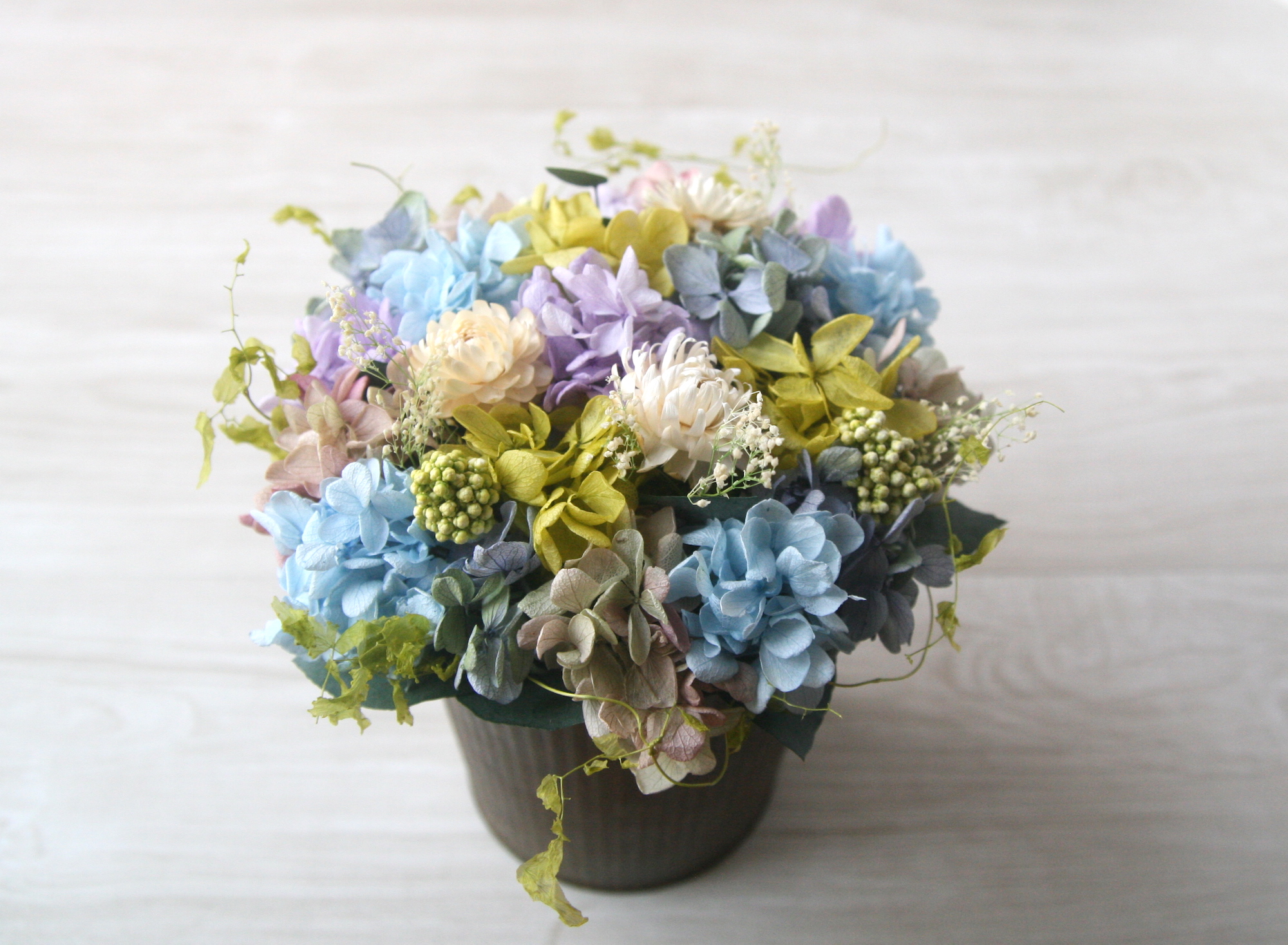 紫陽花のフラワーアレンジメント Br Iichi ハンドメイド クラフト作品 手仕事品の通販 紫陽花のフラワーアレンジメント Br Iichi ハンドメイド クラフト作品 手仕事品の通販