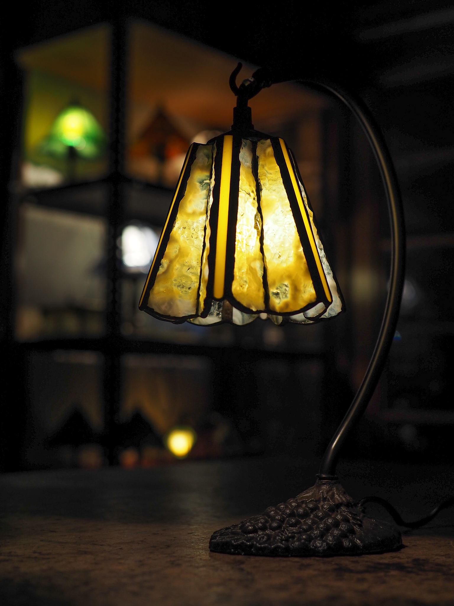☆ステンドグラス 温かな灯 テーブルランプ 照明