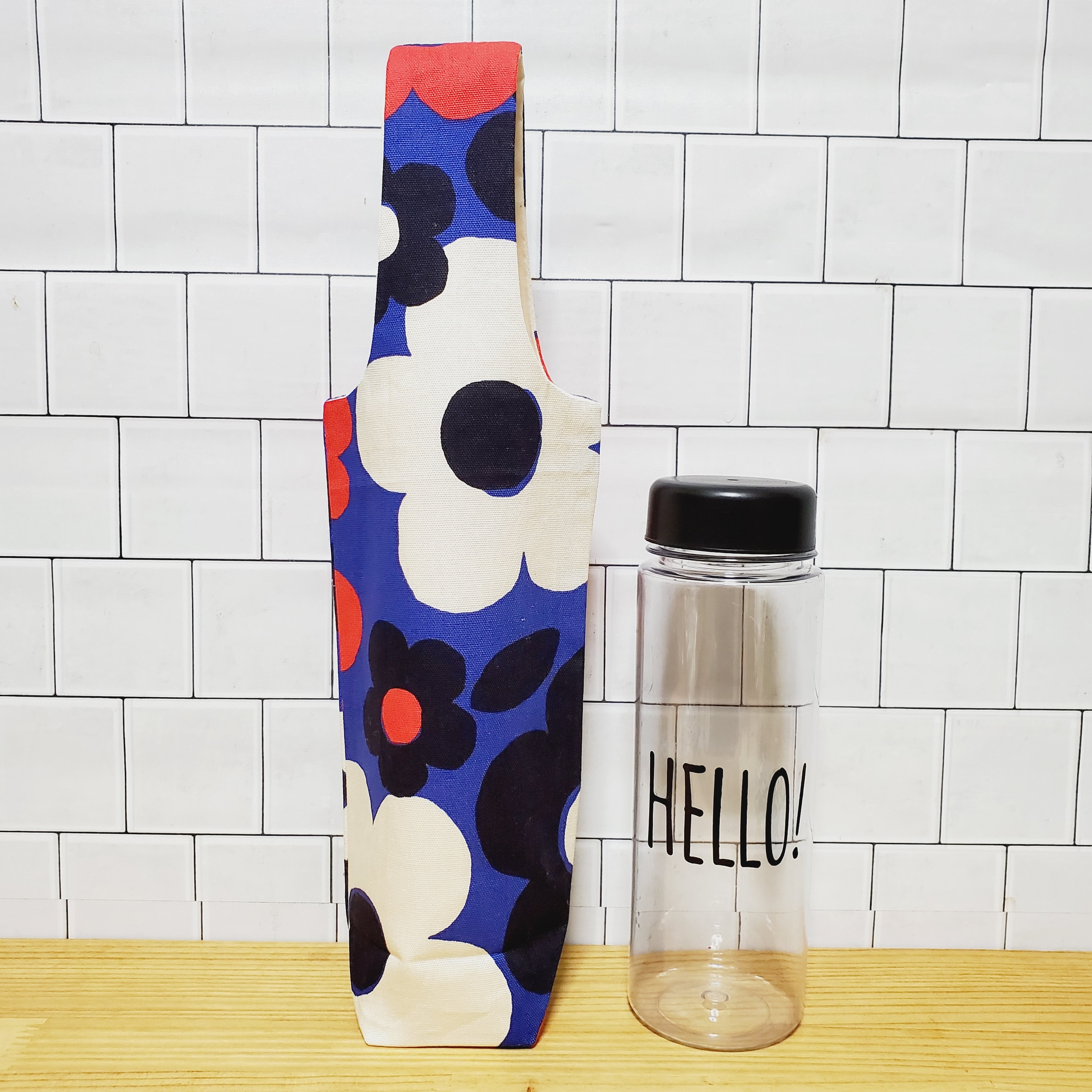 折りたためる 北欧 フラワー柄のペットボトルカバー Iichi ハンドメイド クラフト作品 手仕事品の通販