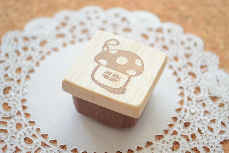 消しゴムはんこ きのこの家 Iichi ハンドメイド クラフト作品 手仕事品の通販