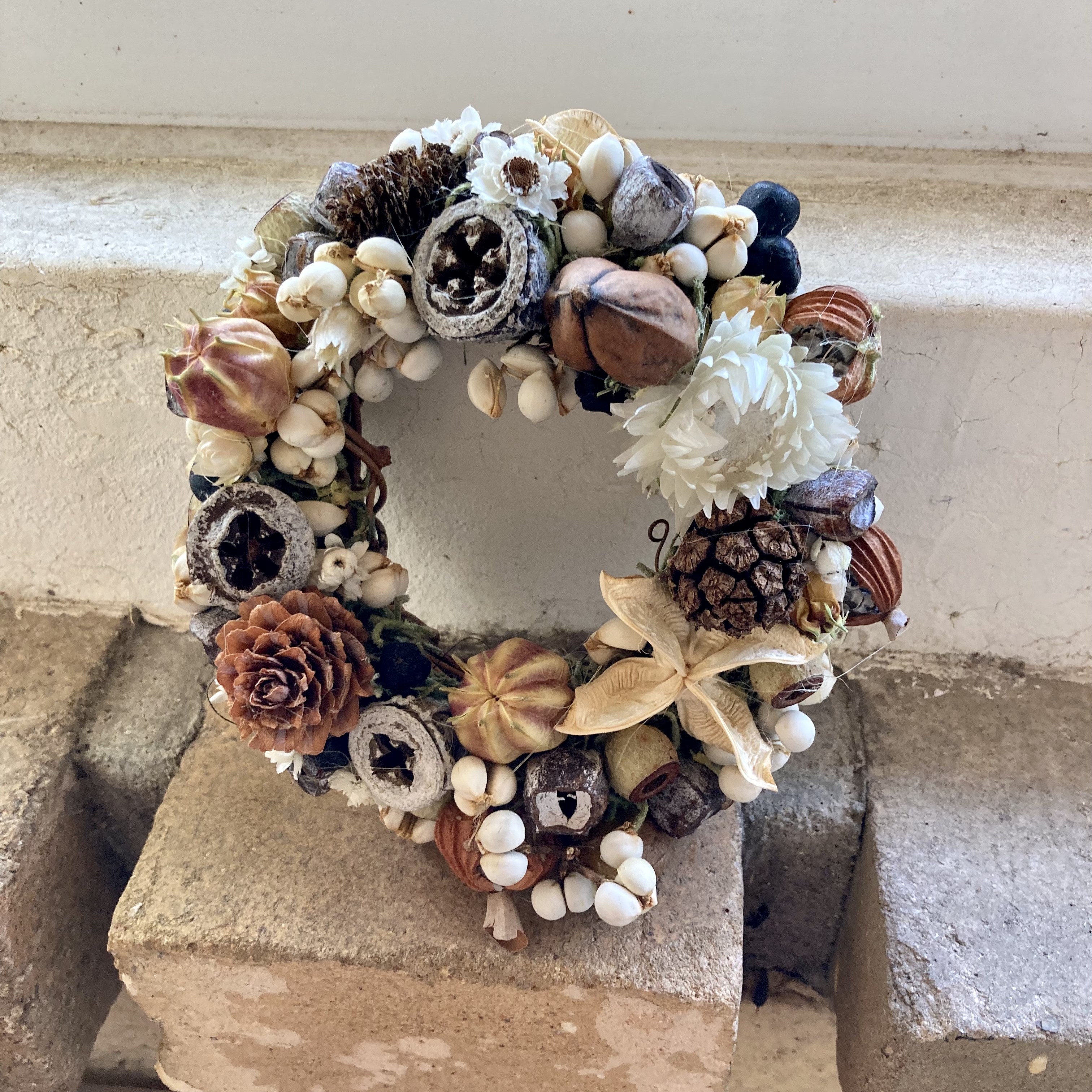 ナンキンハゼたっぷり約12種類の木の実リース Iichi ハンドメイド クラフト作品 手仕事品の通販