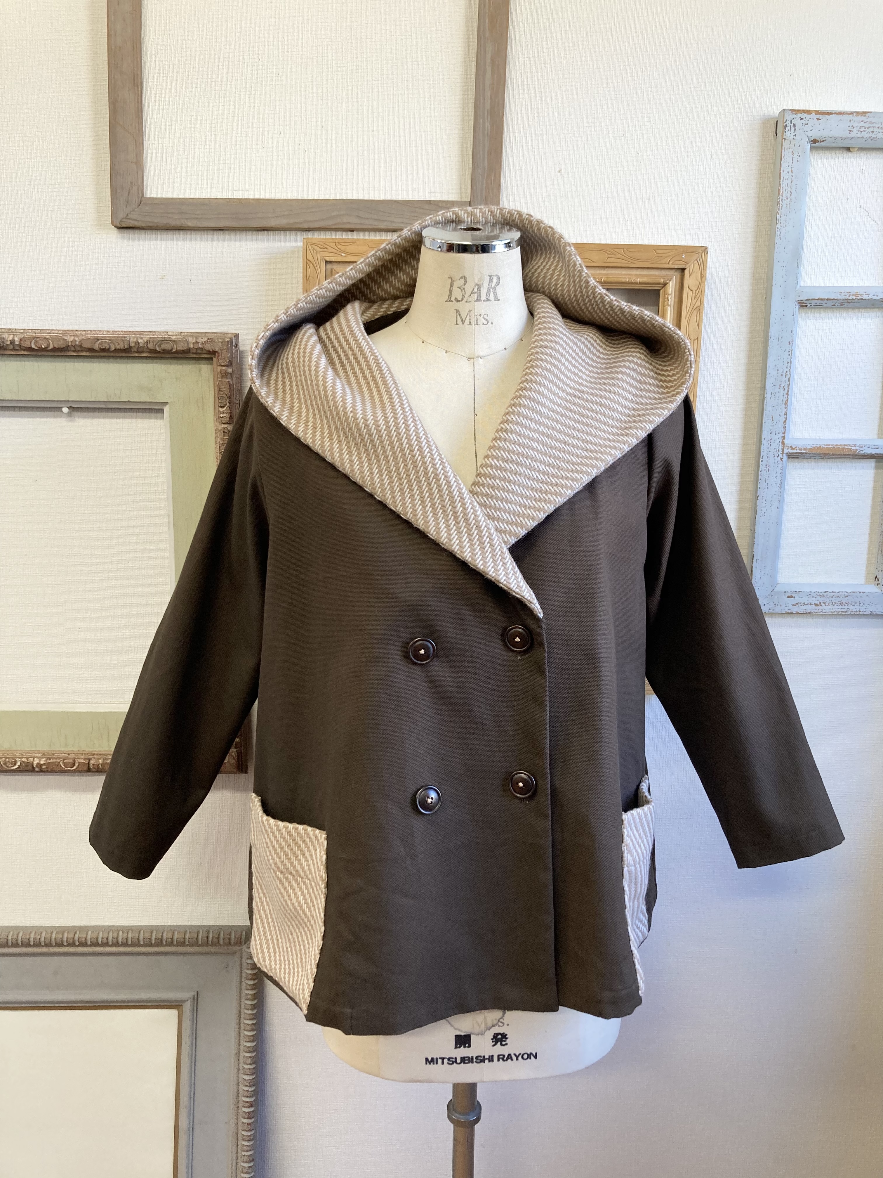 セール価格 フードが可愛い ツイード素材ビッグフードのコットンジャケット 茶色 サイズフリーl Ll Iichi ハンドメイド クラフト 作品 手仕事品の通販