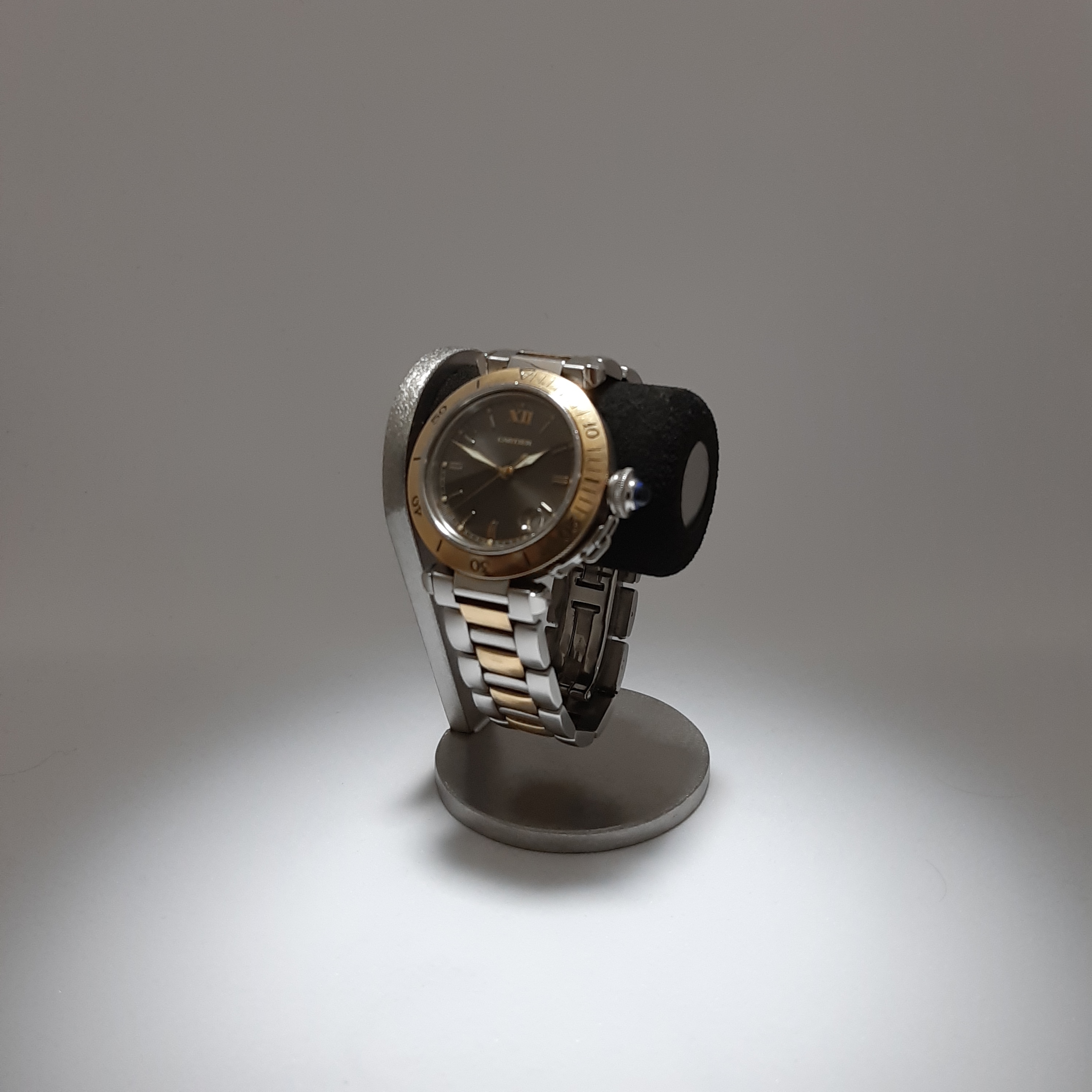 ブラックスポンジ１本掛け腕時計スタンド | iichi ハンドメイド・クラフト作品・手仕事品の通販