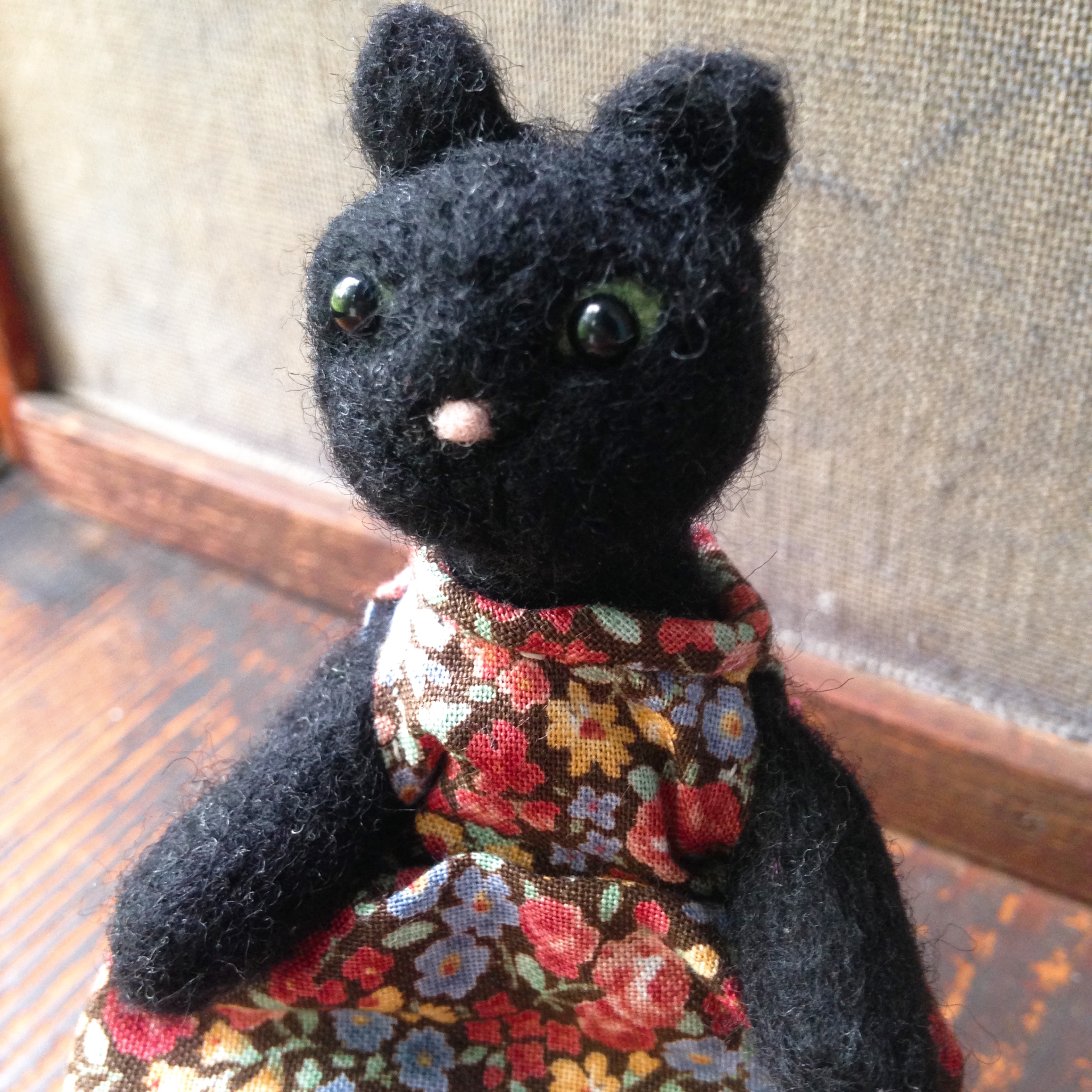 おしゃれなワンピースの黒猫さん ワイヤー入り Iichi ハンドメイド クラフト作品 手仕事品の通販