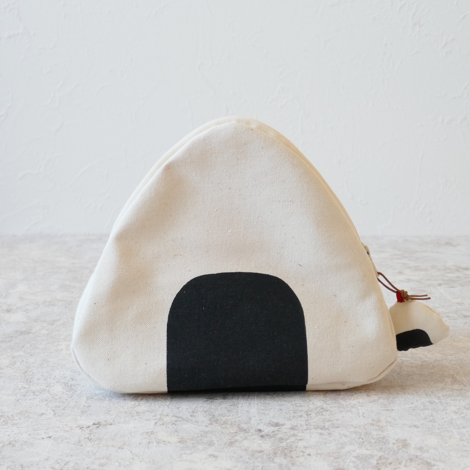 中くらいのおにぎりポーチ Iichi ハンドメイド クラフト作品 手仕事品の通販