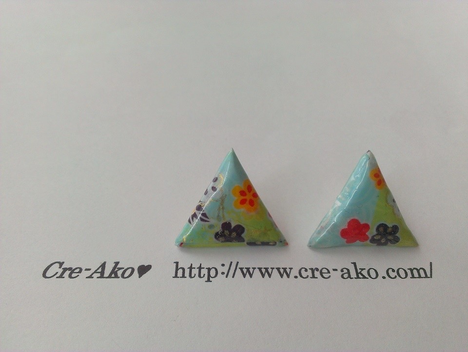 Triangle En Origami ピアス野原 送料0円 Iichi ハンドメイド クラフト作品 手仕事品の通販