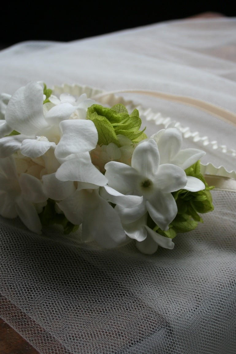 ジャスミンとデンファレのリストブーケ Iichi ハンドメイド クラフト作品 手仕事品の通販