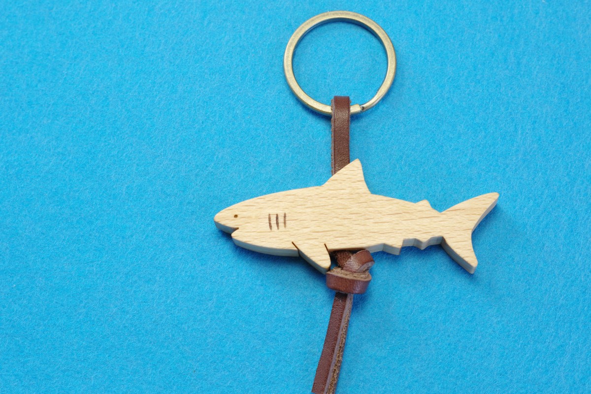 サメ 木のキーリング Iichi ハンドメイド クラフト作品 手仕事品の通販
