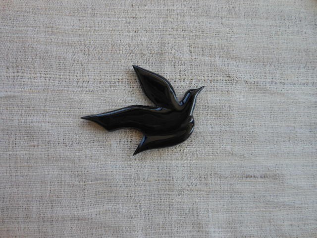 鳥ピンバッジ 黒 水牛の角製 Iichi ハンドメイド クラフト作品 手仕事品の通販