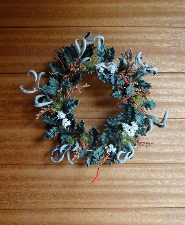 少し豊富な贈り物 ヒイラギに小花とピンクのお豆 サテン製 クリスマスリース 布リース Www Comisariatolosandes Com