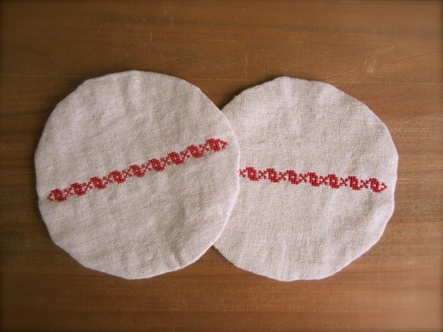 2枚セット クロスステッチラインコースター 赤 Iichi ハンドメイド クラフト作品 手仕事品の通販