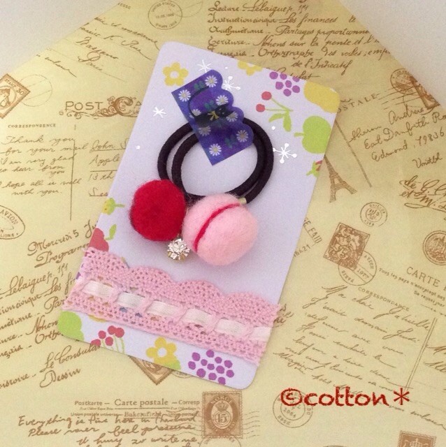 いちごマカロンのヘアゴム 送料無料 Iichi ハンドメイド クラフト作品 手仕事品の通販