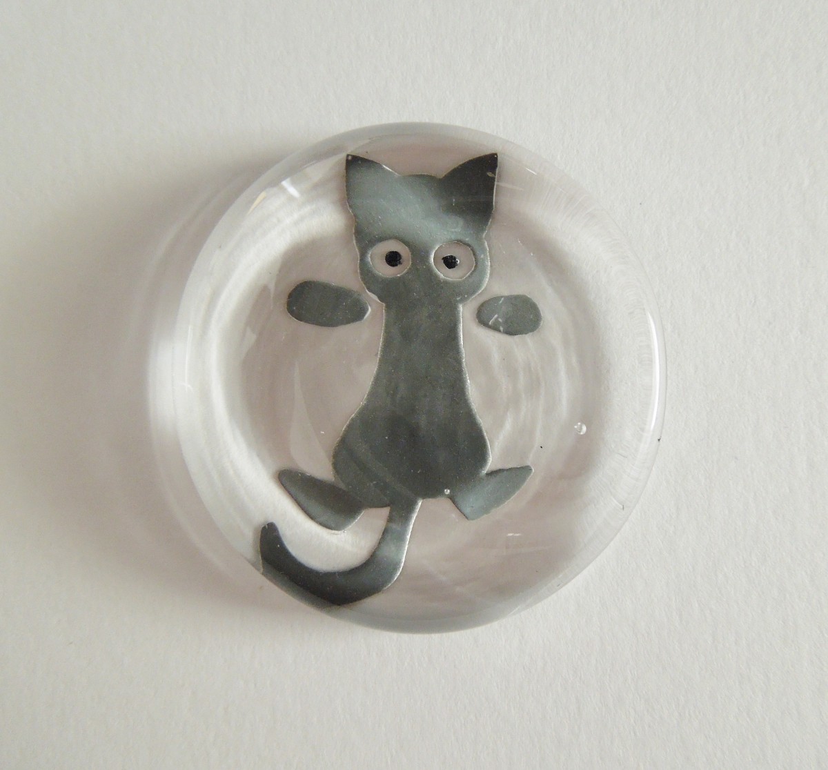 ぶら下がり猫ちゃん 箸置き - グレー・クリア - iichi ハンドメイド