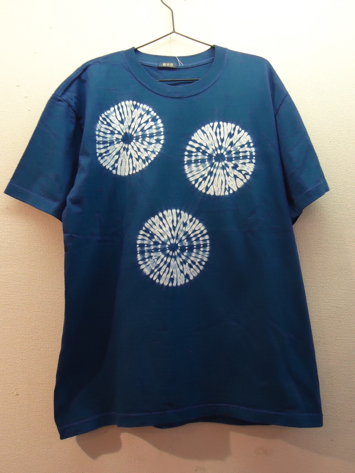 藍染め 唐松絞りtシャツ Iichi ハンドメイド クラフト作品 手仕事品の通販