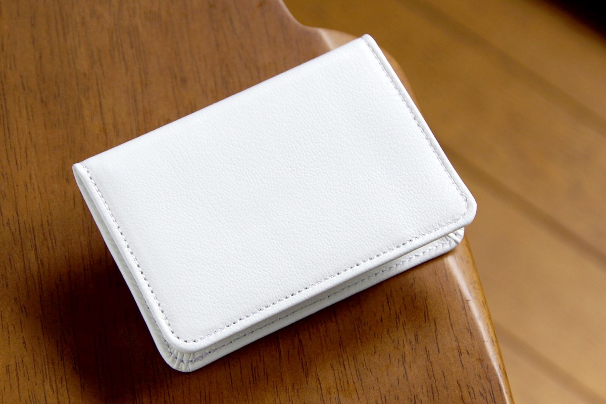 Chloe 2つ折りパスケース 定期入れ カードケース ホワイト Iichi ハンドメイド クラフト作品 手仕事品の通販 Chloe 2つ折りパスケース 定期入れ カードケース ホワイト Iichi ハンドメイド クラフト作品 手仕事品の通販