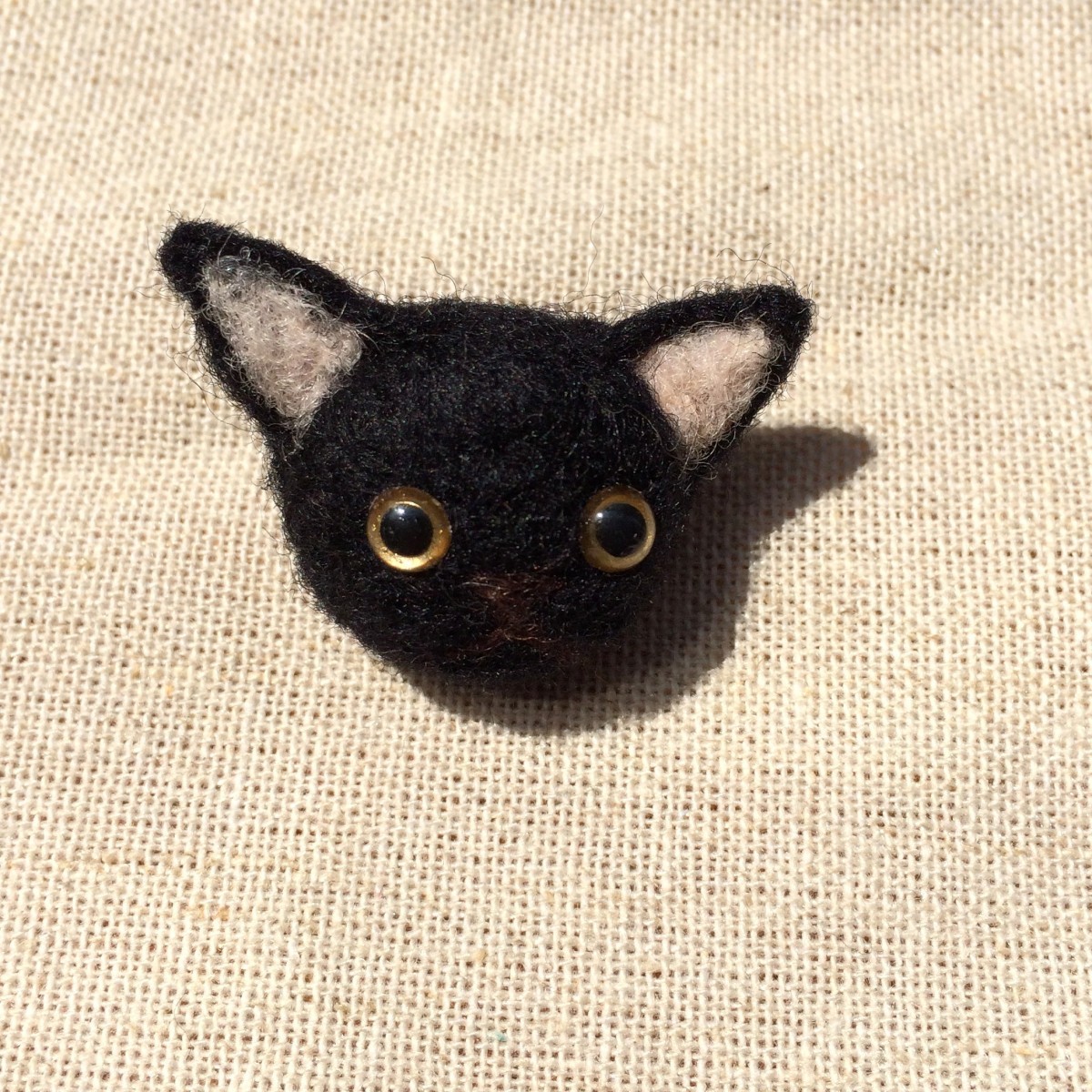 小さな小さな子猫ちゃん 黒猫 なまくびブローチ 小 Iichi ハンドメイド クラフト作品 手仕事品の通販