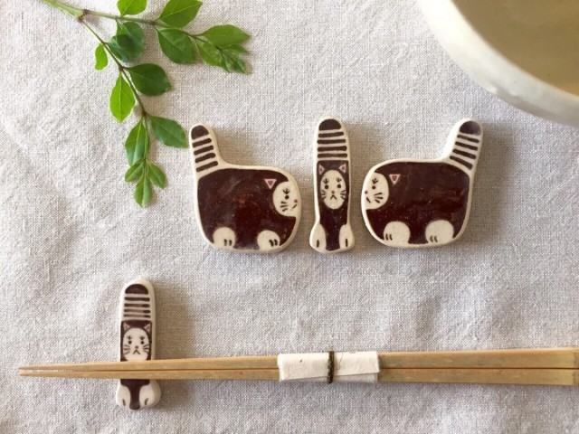 お面猫の箸置き 正面向き 025 Iichi ハンドメイド クラフト作品 手仕事品の通販