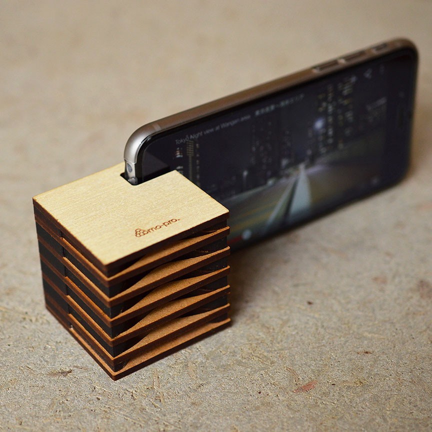 Iphone 木製cubeスタンドスピーカー Iichi ハンドメイド クラフト作品 手仕事品の通販
