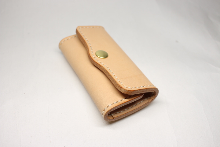 ヌメ革 手縫いキーケース | iichi ハンドメイド・クラフト作品・手仕事 