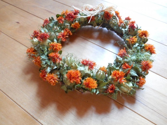 紅花のリース Iichi ハンドメイド クラフト作品 手仕事品の通販