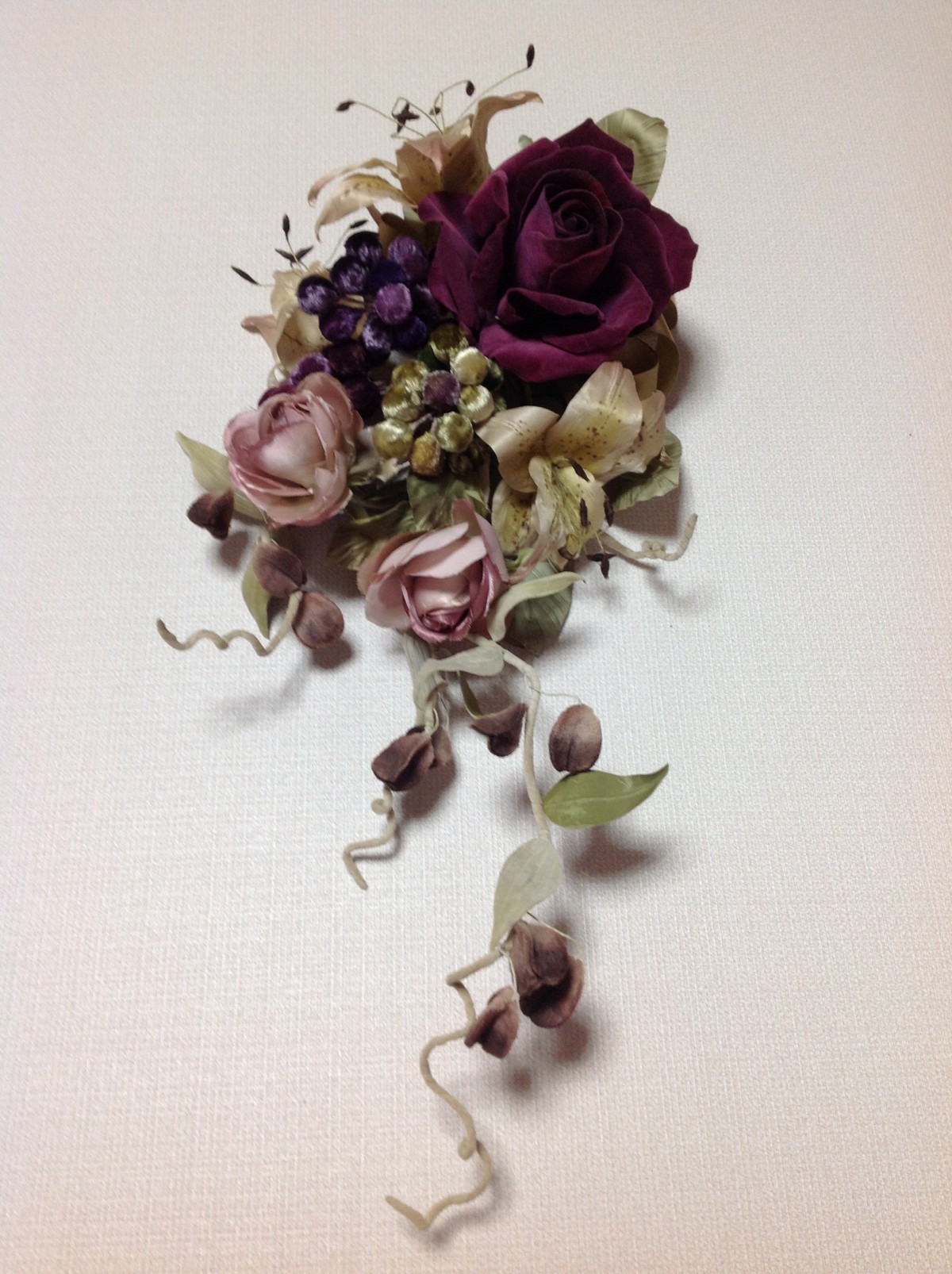 深紅の薔薇とぶどうの壁掛け Iichi ハンドメイド クラフト作品 手仕事品の通販