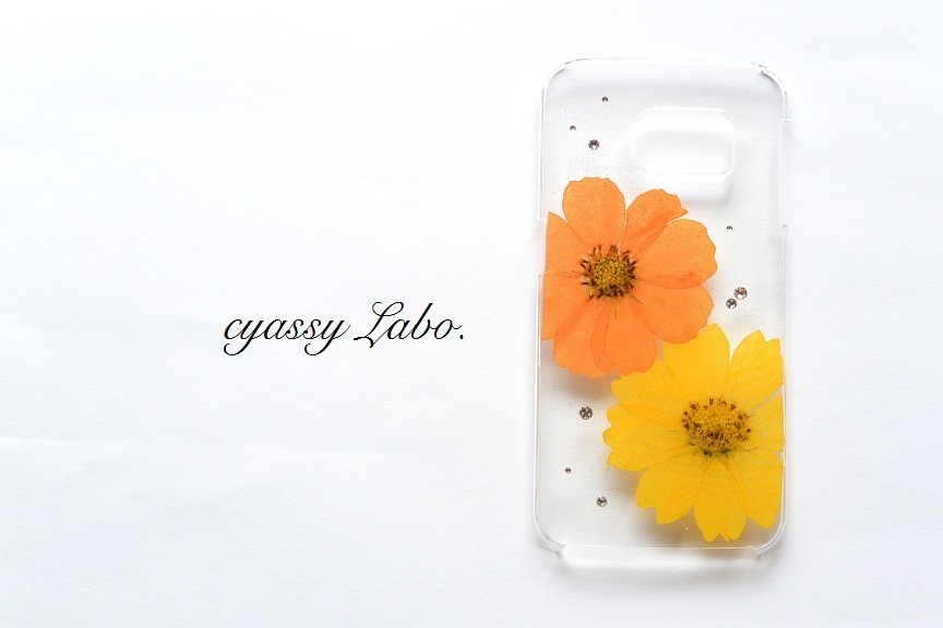 赤橙と蒲公英色の秋桜 コスモス 押し花スマートフォンケース Iichi ハンドメイド クラフト作品 手仕事品の通販