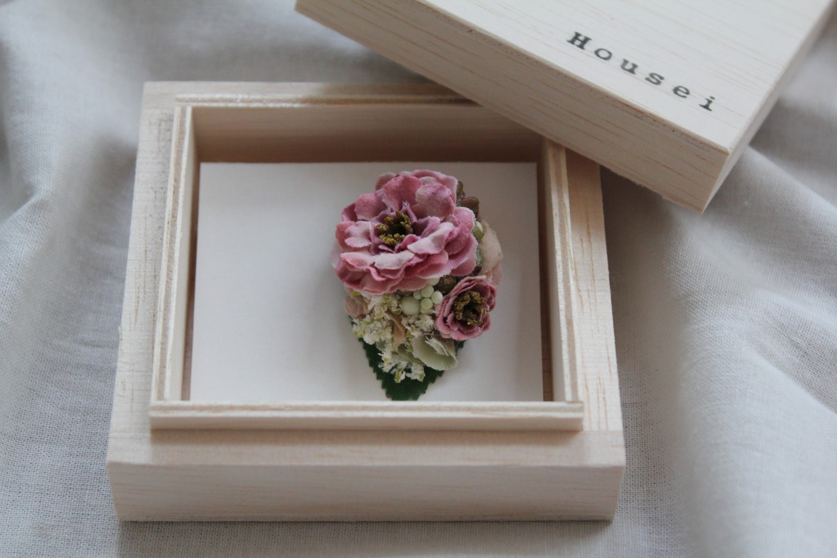 スモークピンクの片耳ピアス フェイク Iichi ハンドメイド クラフト作品 手仕事品の通販