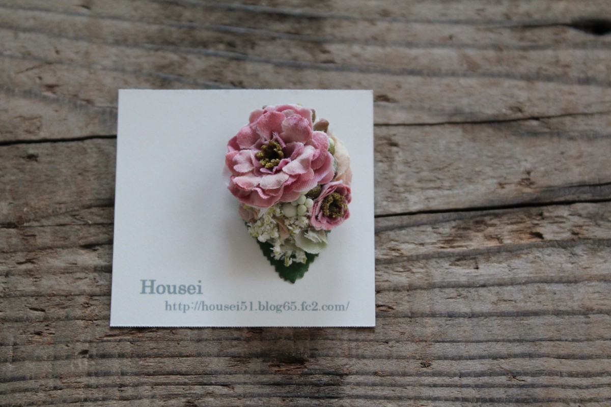 スモークピンクの片耳ピアス フェイク Iichi ハンドメイド クラフト作品 手仕事品の通販